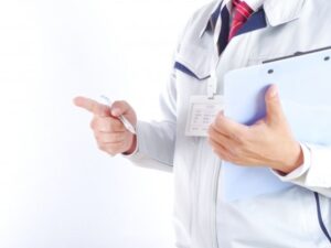作業服の業者・職人が説明するイメージ
