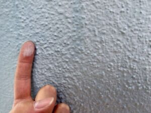 外壁塗膜の劣化チェック・チョーキング確認