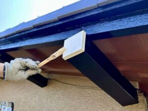 色選びは木の風合いと建物全体で考える