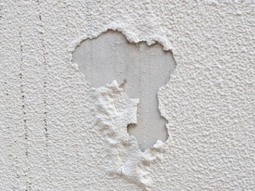 外壁塗装の剥がれはなぜ起こる？原因と確認しておきたいポイント